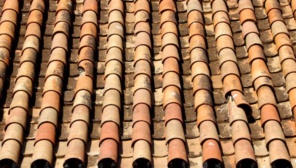 What to Check When Roof Surfaces Start Showing Uneven Discoloration